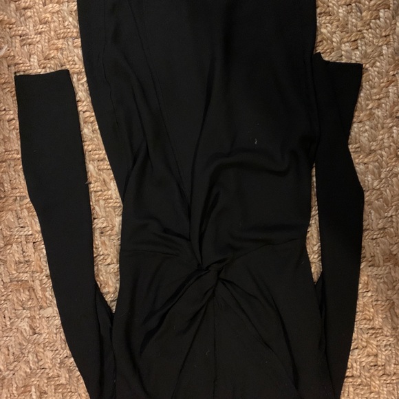 Clothes - Picture 5 of 8